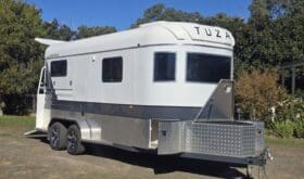 Tuza Floats 2HAL Camper 2018